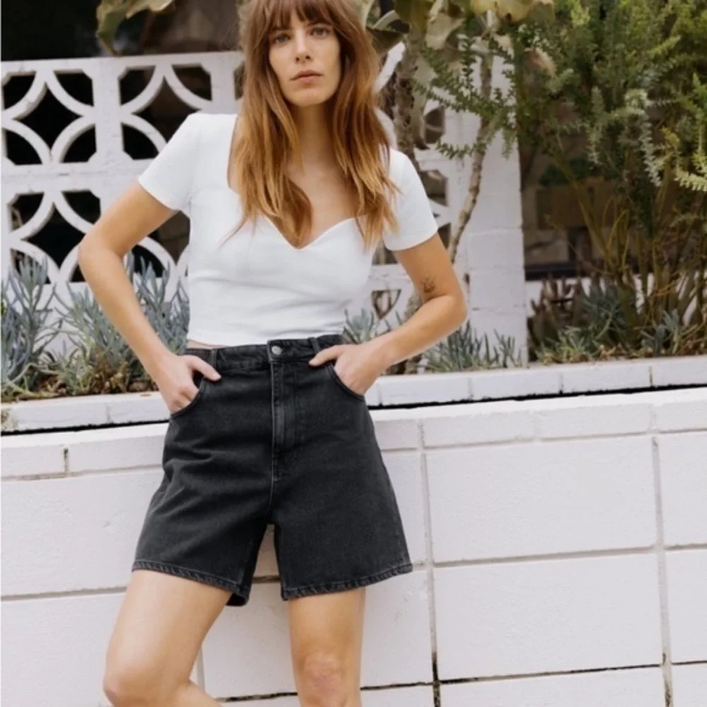 New Zara | Black Sweetheart Neckline T-Shirt - Picture 3 of 3